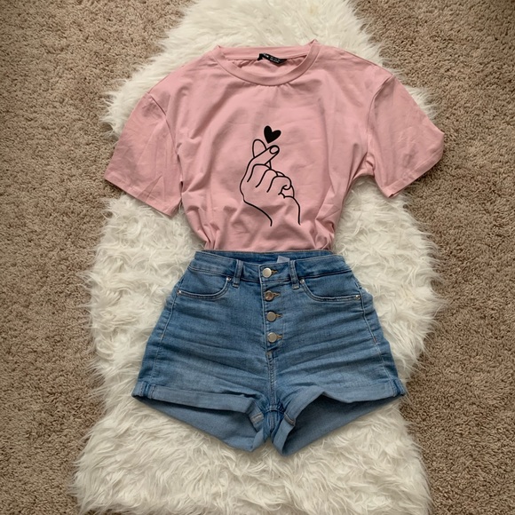 Tops - 🌻🆕🌻NWOT Pink tshirt